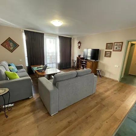 Nido Cozy 3br Kapana Center Apartman