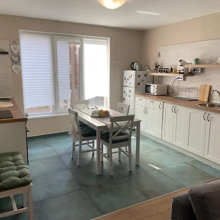 Nido Cozy 3br Kapana Center Διαμέρισμα *